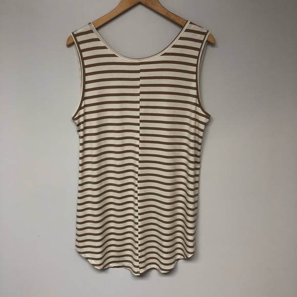 Striped Large Tank Top with Lace Pocket - Picture 4 of 6
